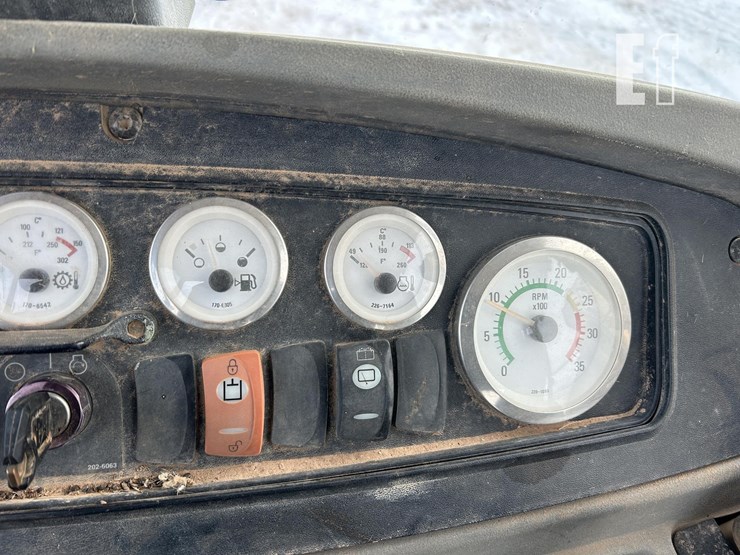 caterpillar-420d-image-63