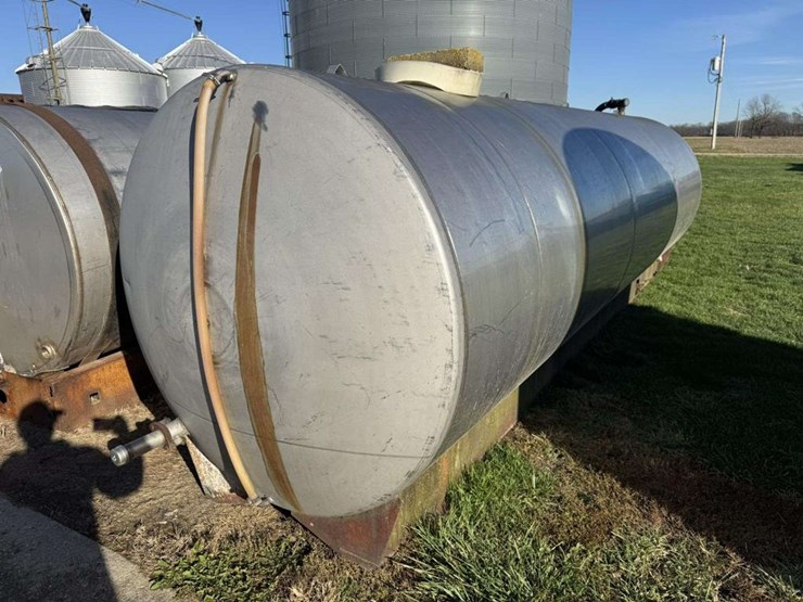 stainless-2500-gal-tank-image-6