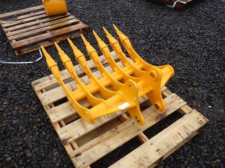 caterpillar-305-image-2