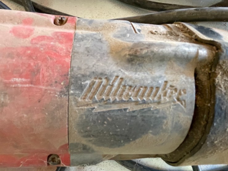 #3674-•-(2)-milwaukee-corded-sawzall's-image-5