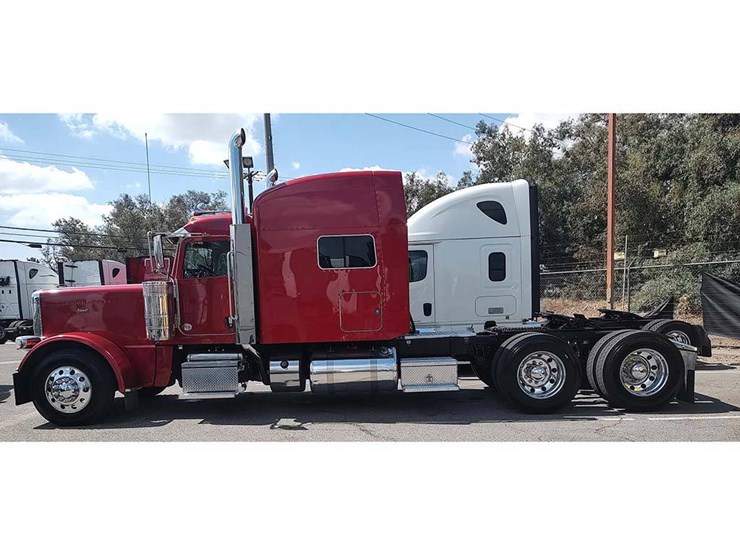 2021-peterbilt-389-image-2