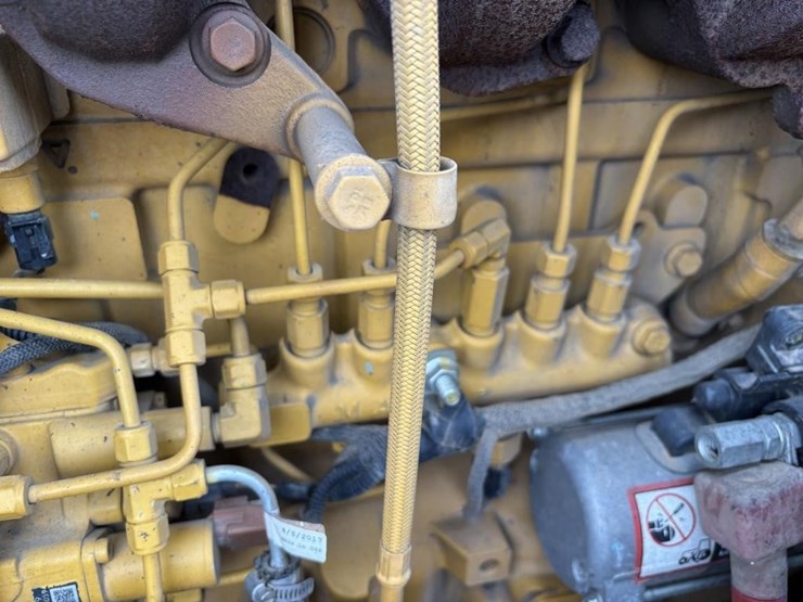 2017-deere-210l-image-55