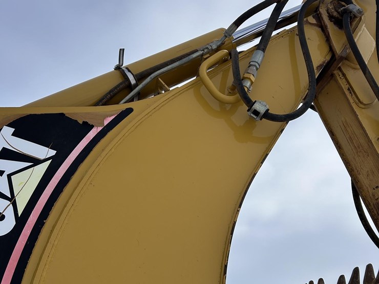 caterpillar-420d-image-29