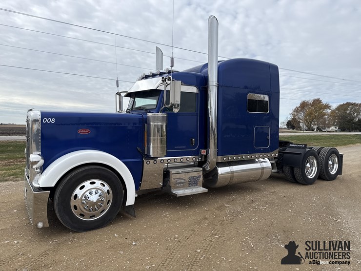 peterbilt-389-image-1