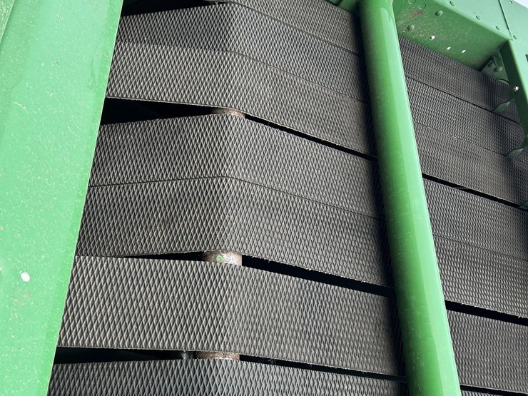 2018-john-deere-560m-image-30