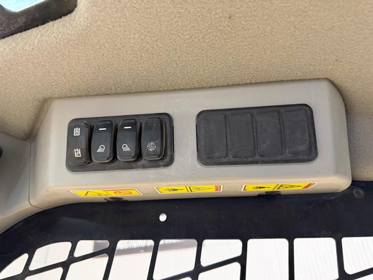 2020-caterpillar-272d3-image-20