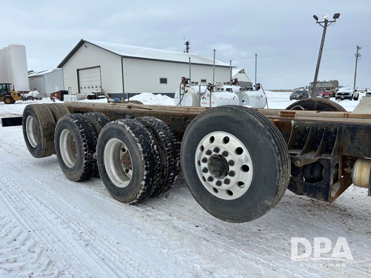 peterbilt-365-image-54