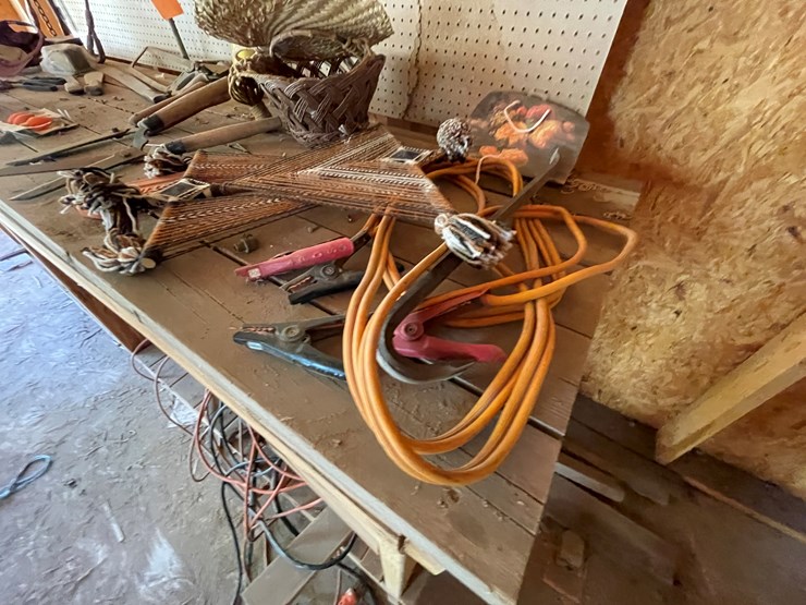 #3672-•-tools-and-large-wooden-table-image-17