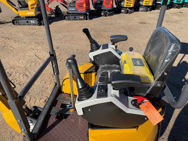 #9273-•-unused-2025-cfg-mini-excavator-image-6