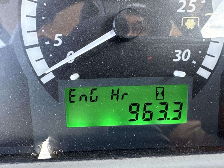 john-deere-4044r-loader-tractor-image-21