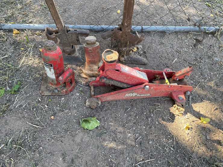 #3702-•-lot-of-jacks-image-2