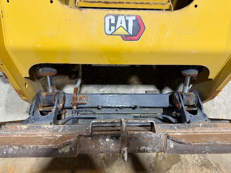 2020-caterpillar-272d3-image-10