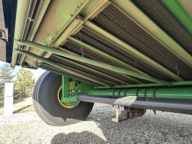 2018-john-deere-560m-image-16