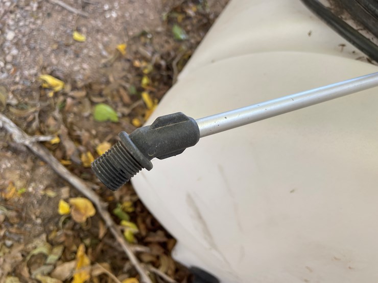 #3712-•-35-gallon-poly-sprayer-image-8