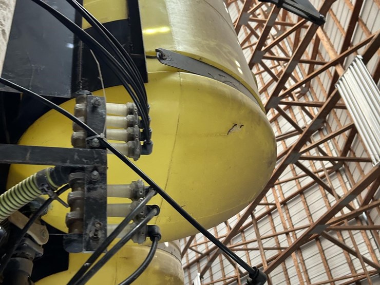 2004-white-8516-image-26