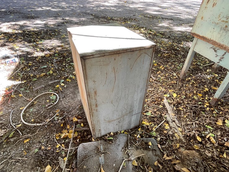 #3714-•-hardware-storage-cabinet-with-contents-image-3