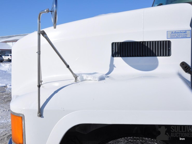 2000-mack-ch613-image-11