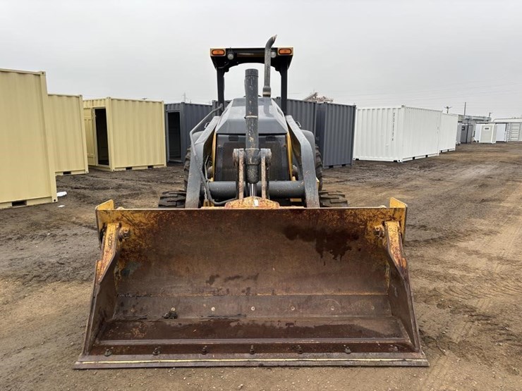 2017-deere-210l-image-6