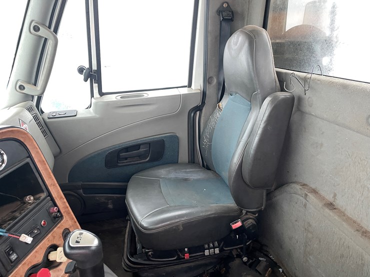 international-prostar-image-12