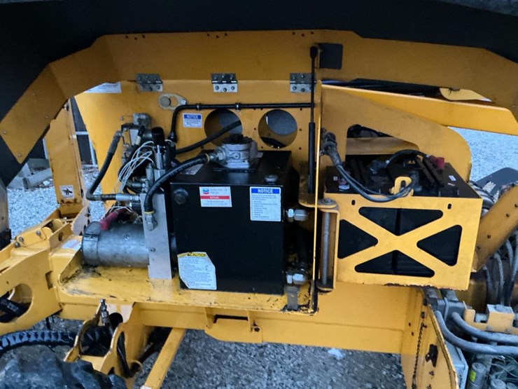 #108-•-2009-bil-jax-5533xa-boom-lift-image-23