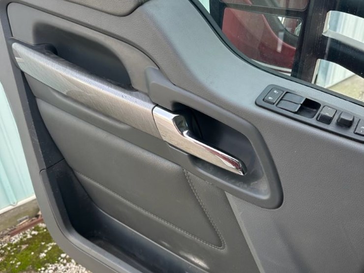 2018-kenworth-t680-image-22