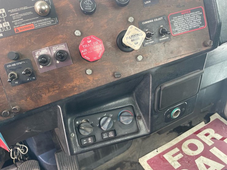 1996-peterbilt-378-image-34
