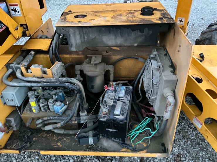 #108-•-2009-bil-jax-5533xa-boom-lift-image-22