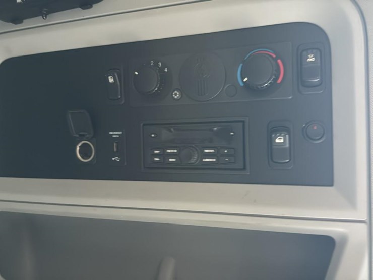 2019-kenworth-t680-image-74