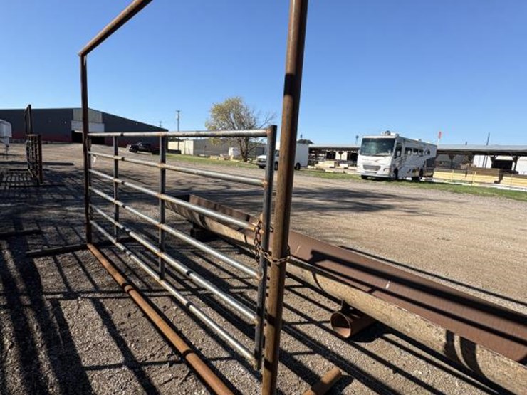 #42-•-bow-gate-12'-image-2