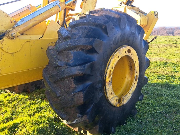 john-deere-748-image-32