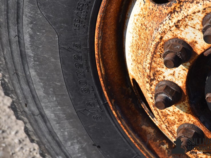 2009-international-7400-image-13