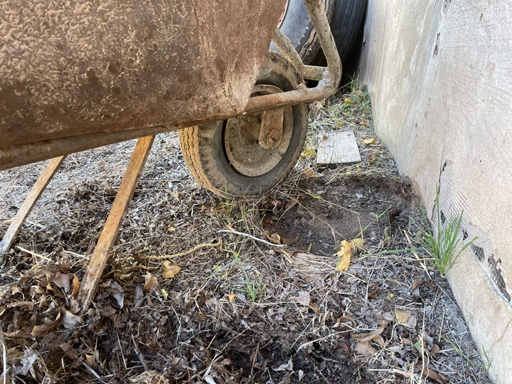 #3698-•-wheelbarrow-image-9