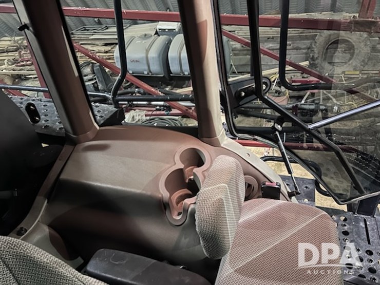 case-ih-patriot-3330-image-35