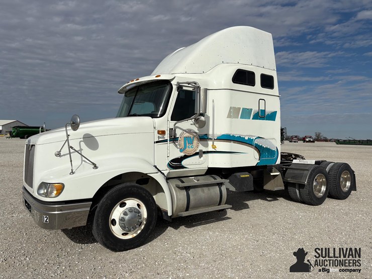 2006-international-9400i-t/a-sleeper-truck-tractor-image-1