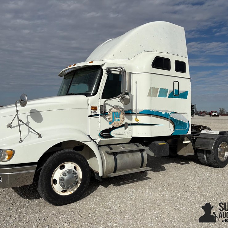 2006 International 9400i T/A Sleeper Truck Tractor