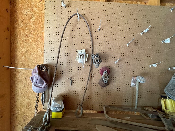 #3672-•-tools-and-large-wooden-table-image-3