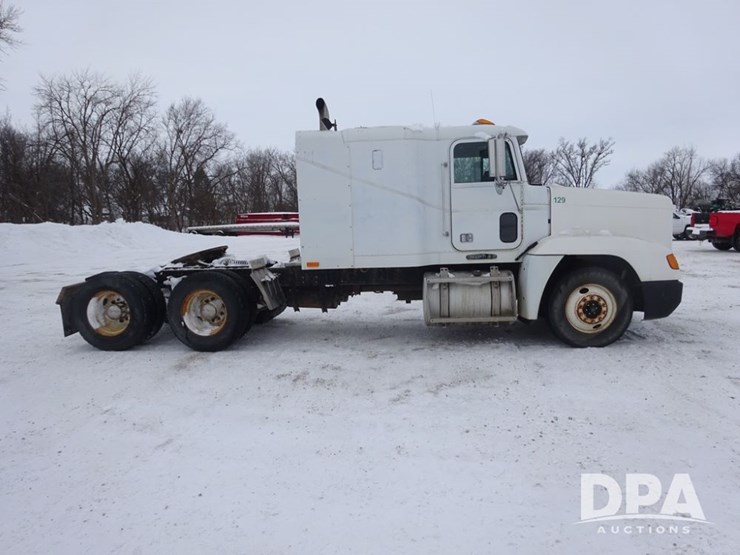 1994-freightliner-fld120-image-41