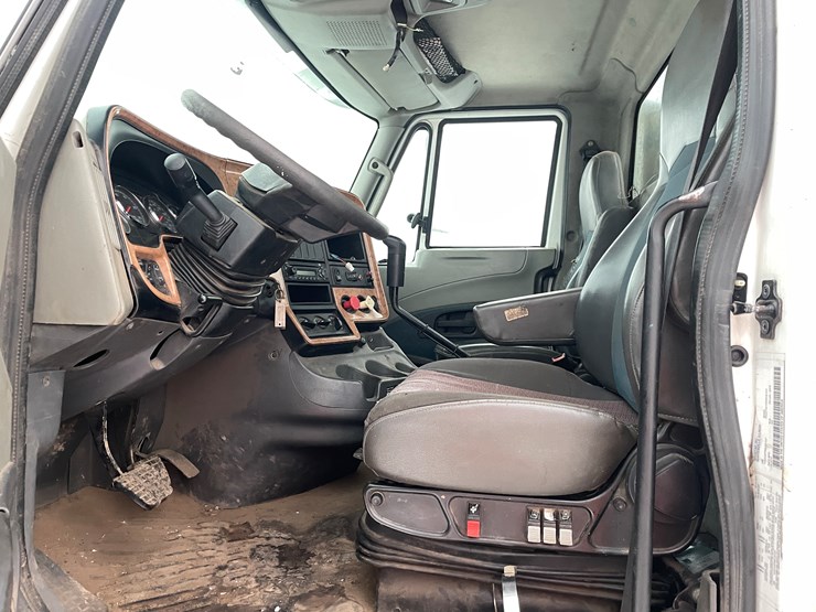 international-prostar-image-9