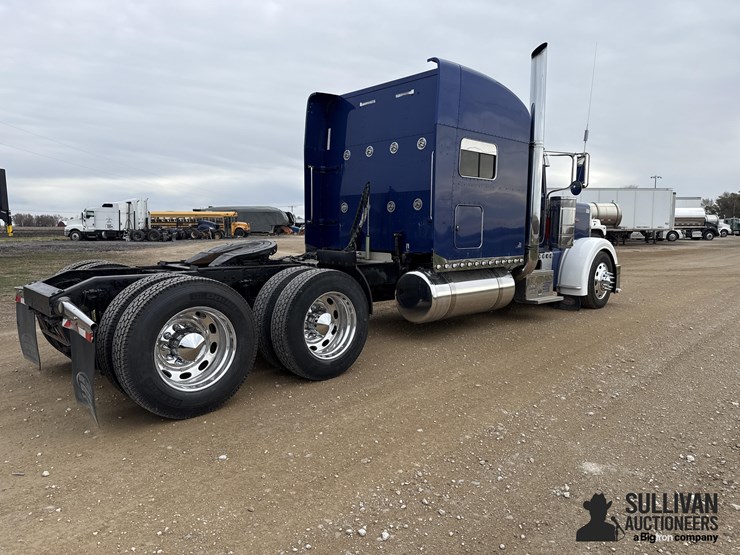 peterbilt-389-image-5