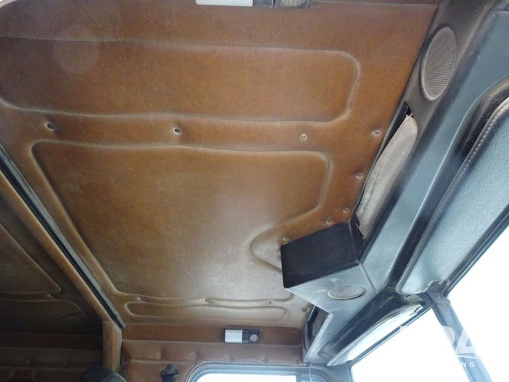 1994-freightliner-fld120-image-84