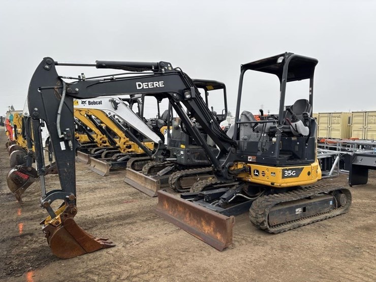 2022-deere-35g-image-1