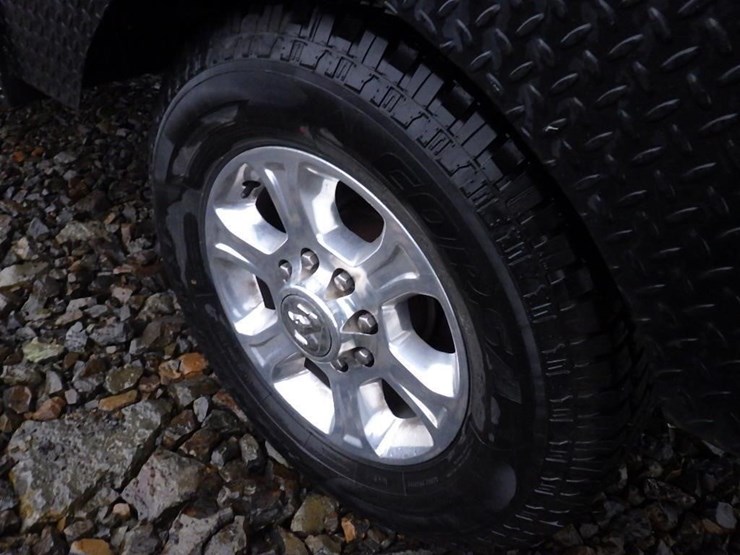 2014-dodge-3500-image-26