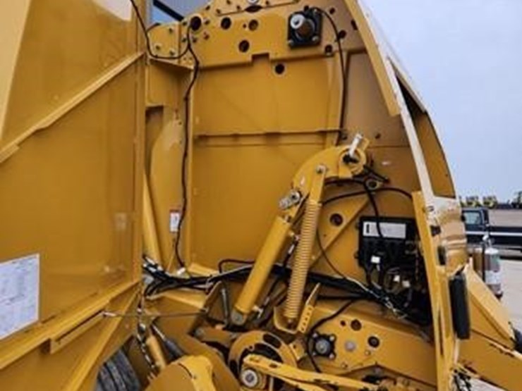 2022-vermeer-605n-cornstalk-special-image-5