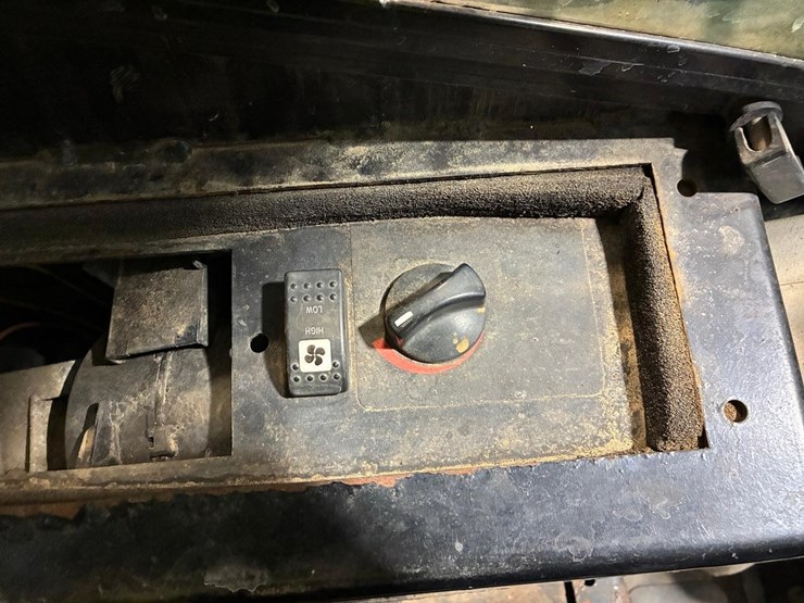 caterpillar-226b-image-19