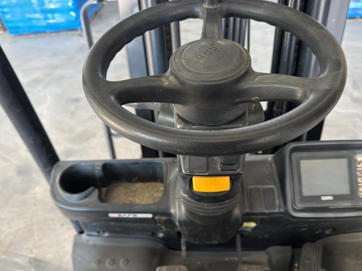 #112-•-2021-clark-s25cl-forklift-image-28