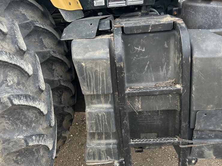 2014-challenger-mt585d-image-34