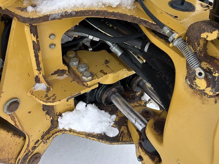 caterpillar-420e-image-29