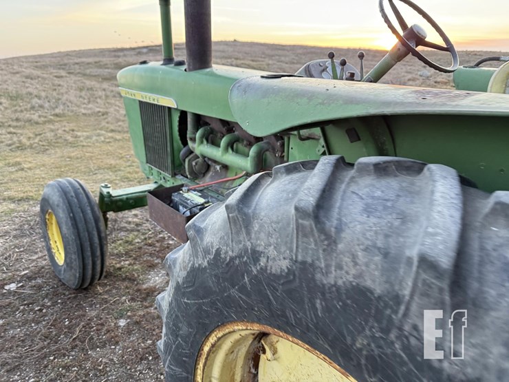 john-deere-4010-image-21