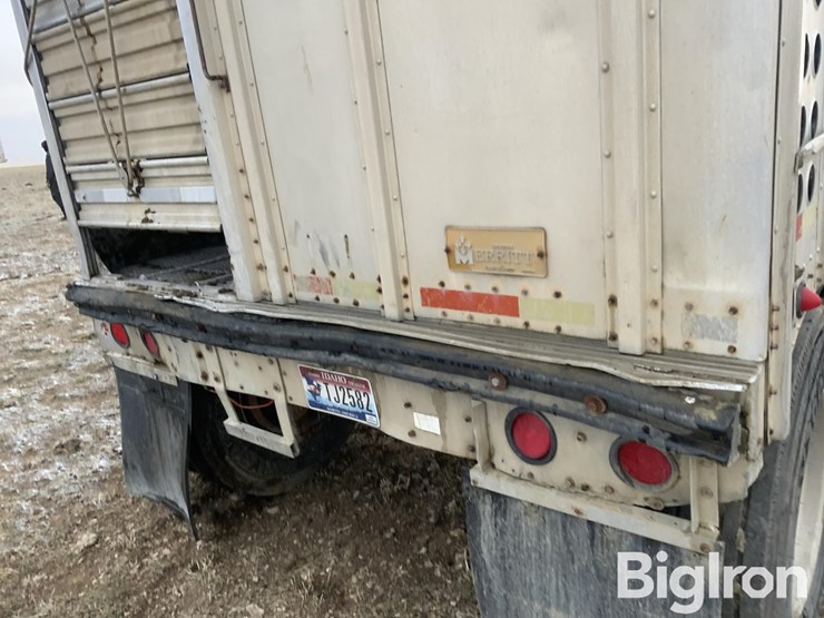 merritt-gold-line-image-20