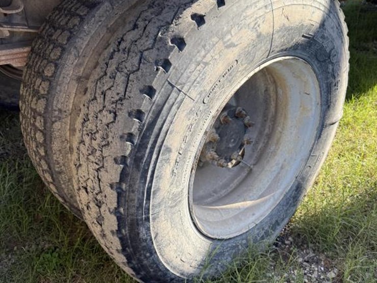 freightliner-fl70-image-13